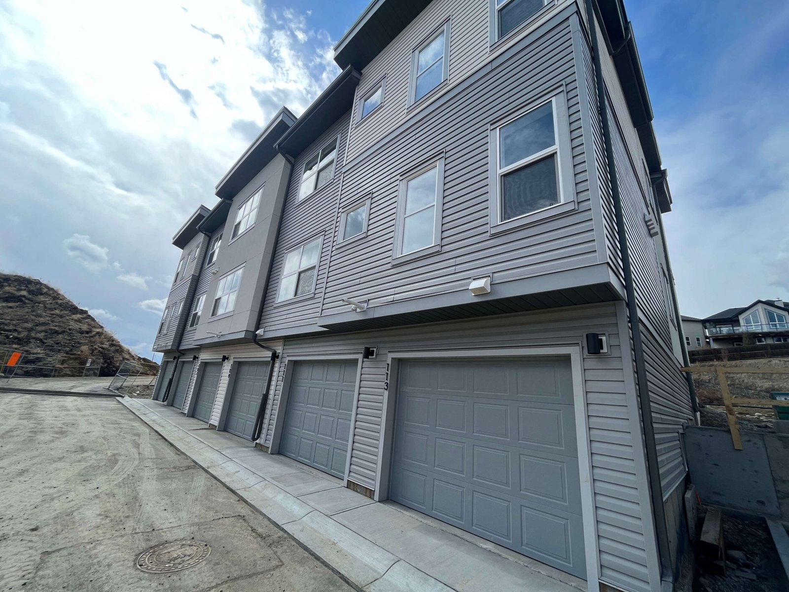 Full exterior with custom metal — photo 2